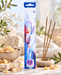 Holy Smokes Weihrauch Räucherstäbchen von Berk mit drei glimmenden Räucherstäbchen, Weihrauchharz und Räucherschale in heller, harmonischer Wellness-Inszenierung.