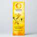 Nuhrovia Johanniskraut Massageöl 50 ml in gelber Verpackung mit Sonnenlogo und Johanniskrautblüten vor schlichtem, hellgrauem Hintergrund.