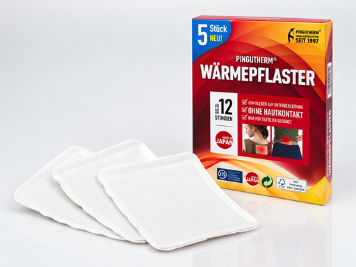 Pingutherm Wärmepflaster vor weißem Hintergrund und drei Beispielpflaster davor
