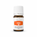 Young Living Orange ätherisches Öl 5 ml in brauner Glasflasche mit weißem Verschluss, freigestellt auf hellem Hintergrund.