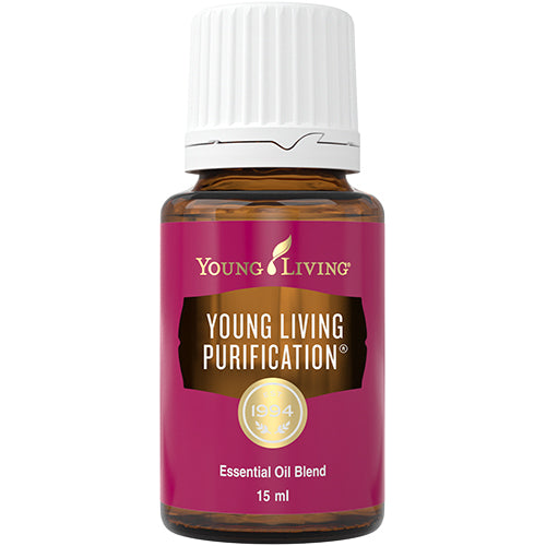 Young Living Purification Essential Oil Blend 15 ml als freigestelltes Produktbild in brauner Glasflasche mit weißem Verschluss vor hellem Hintergrund.