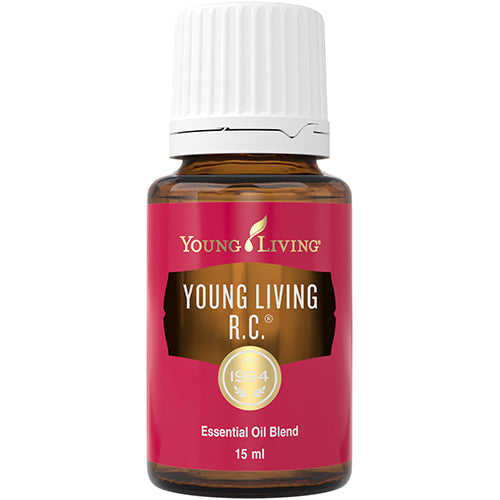 Young Living R.C. ätherische Ölmischung 15 ml in einer braunen Glasflasche mit weißem Schraubverschluss, rotem Etikett und goldenem 1994-Emblem, freigestellt auf weißem Hintergrund.